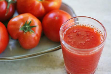 tomato-juice-for-skin