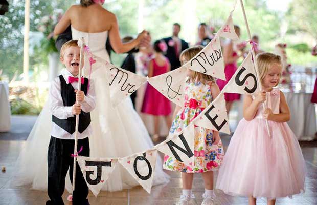 Entertaining-kids-at-weddings-6